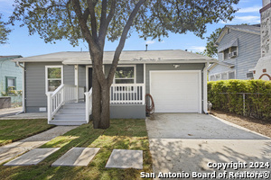 1912 Santa Anna St in San Antonio, TX - Building Photo