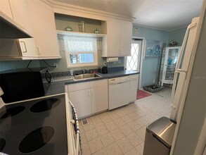 700 Fairmount Dr in North Port, FL - Building Photo - Building Photo
