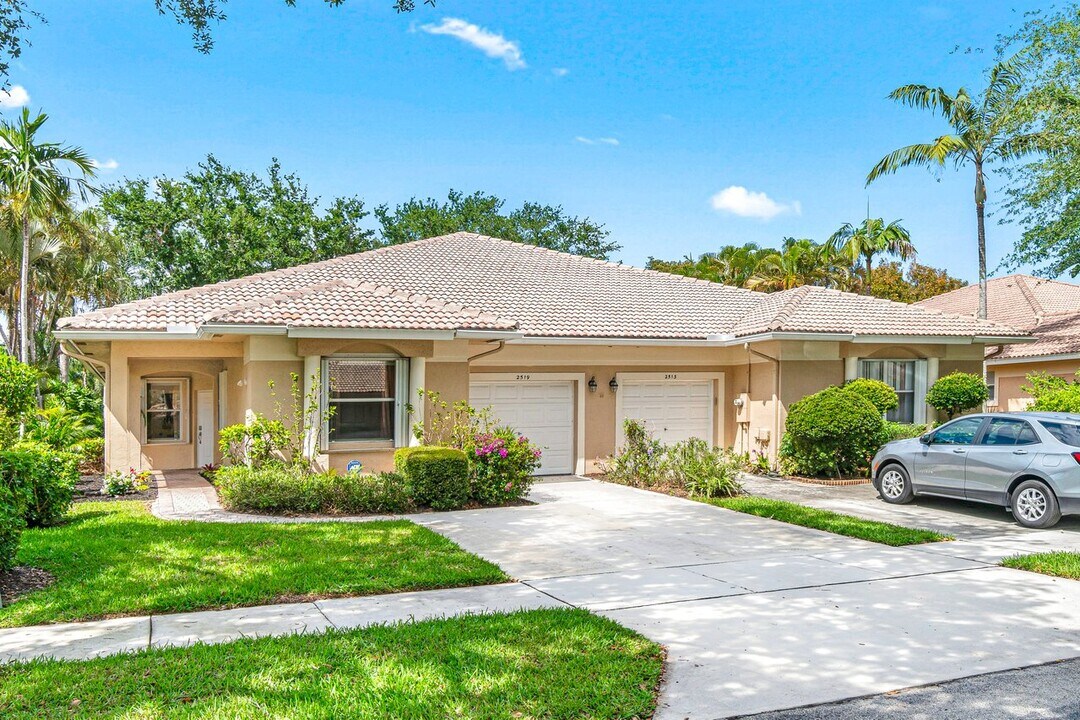 2519 Coral Trace Pl in Delray Beach, FL - Building Photo