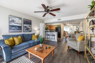 Timber Chase at Sarasota Bay in Sarasota, FL - Building Photo - Interior Photo