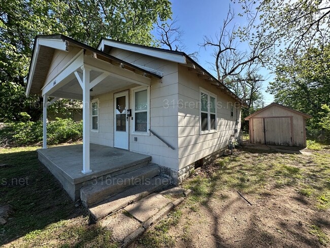 546 N Clayton Ave in Wichita, KS - Building Photo - Building Photo