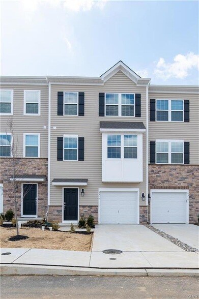 8314 Alexander Ct, Unit 0228 in Breinigsville, PA - Building Photo - Building Photo