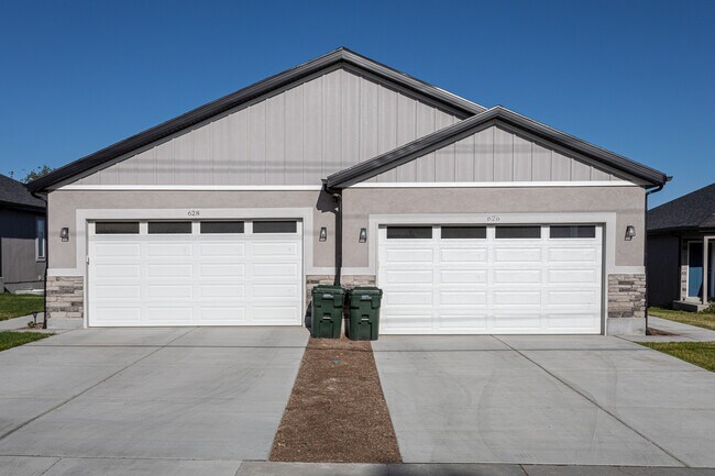 636 S Coleman St in Tooele, UT - Foto de edificio - Building Photo