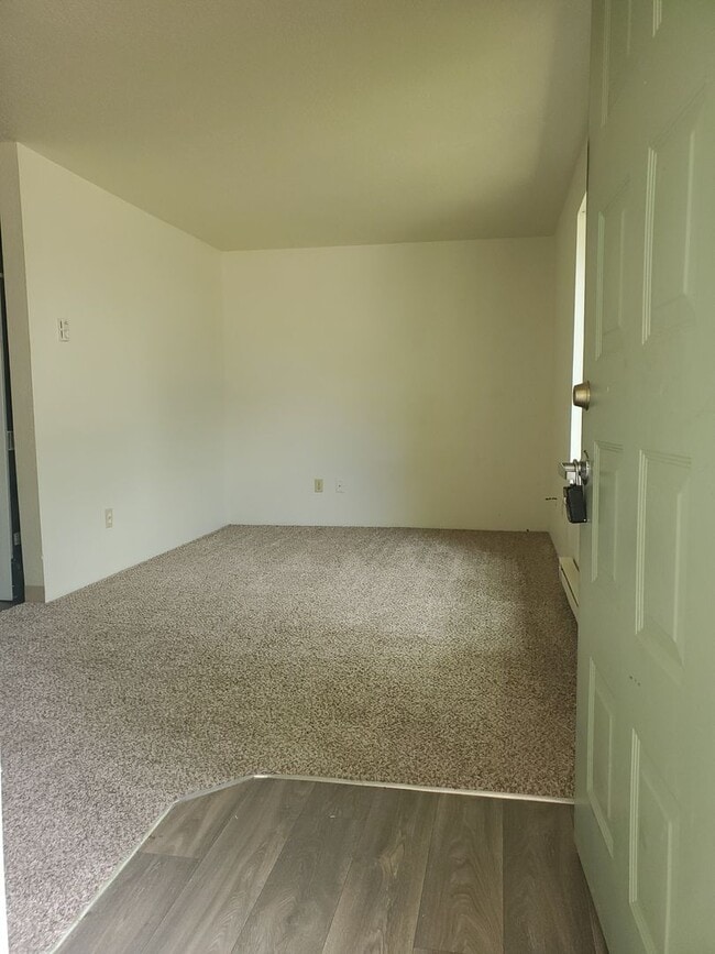 740 Manor Way in Lebanon, OR - Building Photo - Building Photo