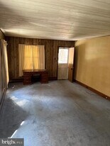 124 E Locust St in Fleetwood, PA - Building Photo