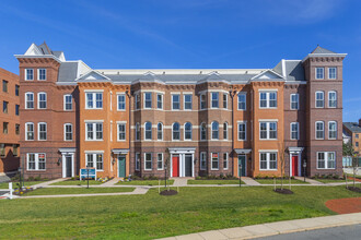 Abingdon Place in Alexandria, VA - Building Photo - Building Photo