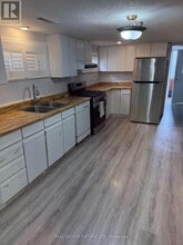 136 Cabana Dr in Toronto, ON - Building Photo - Building Photo