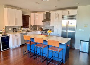 1463 W Grand Ave, Unit 3 in Chicago, IL - Building Photo - Building Photo