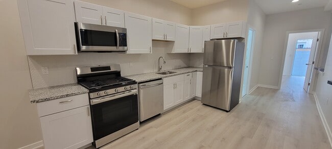 2230 Christian St, Unit 1 in Philadelphia, PA - Foto de edificio - Building Photo