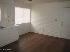 6731 E Escalante Rd in Tucson, AZ - Foto de edificio - Building Photo