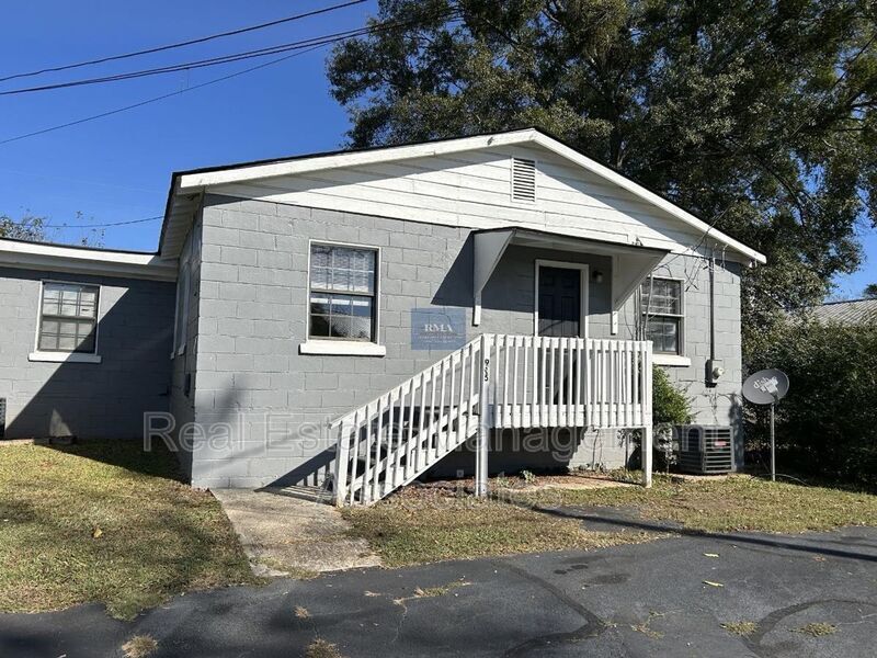 915 Cleveland St in Griffin, GA - Building Photo