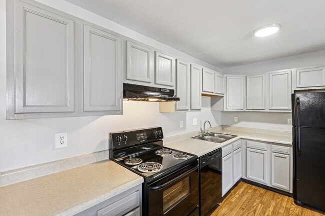 Brookwood Apartments in Indianapolis, IN - Building Photo - Building Photo