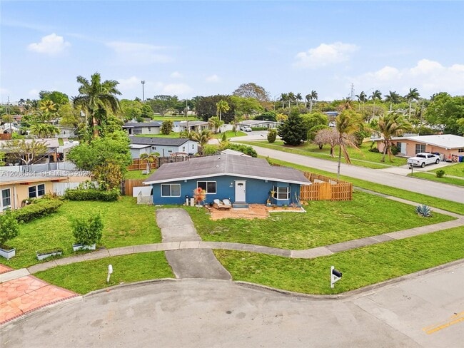 2202 NW 61st Pl in Margate, FL - Building Photo - Building Photo
