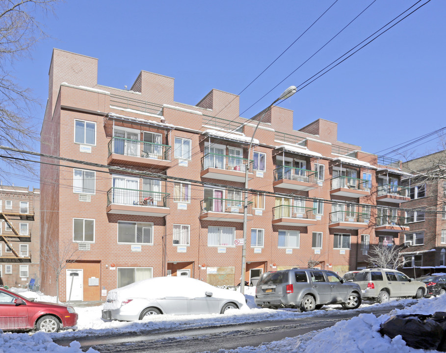 14317 38th Ave in Flushing, NY - Building Photo