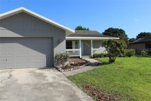 3720 69th St E in Palmetto, FL - Building Photo