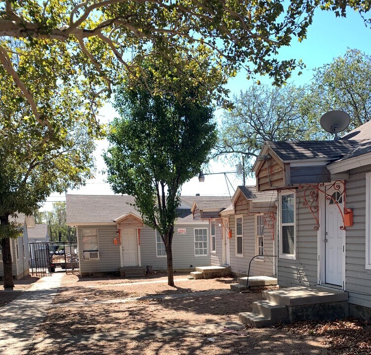Sycamore Creek Apartments in Fort Worth, TX - Building Photo