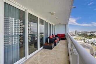 1717 N Bayshore Dr, Unit A-2547 in Miami, FL - Building Photo - Building Photo