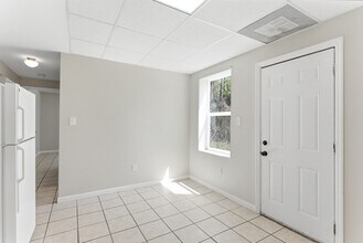 3300-3374 Valley View Dr NE in Knoxville, TN - Building Photo - Building Photo