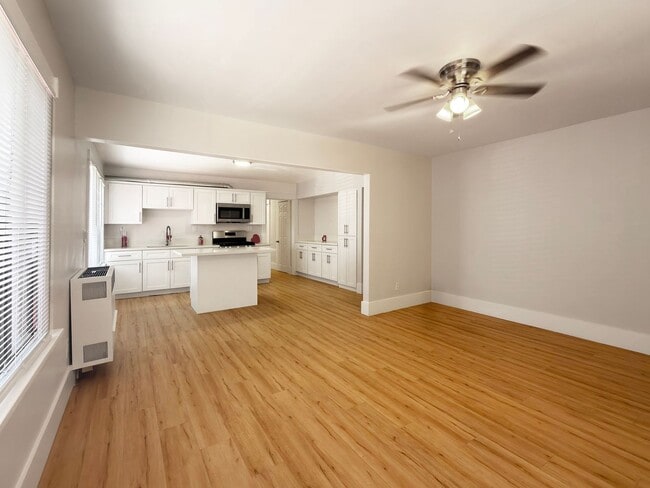 2384 Linden Ave