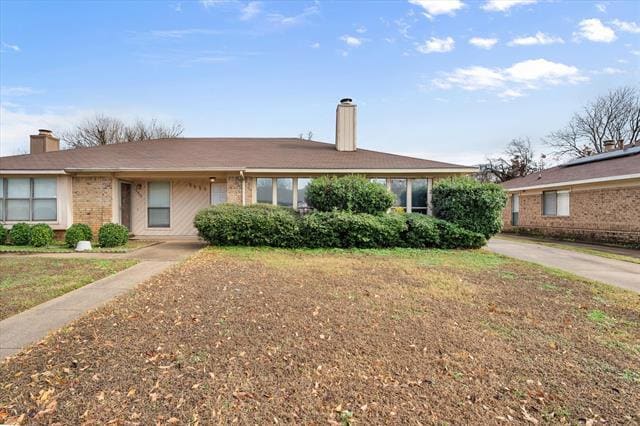 2920 Hilltop Dr in Euless, TX - Building Photo