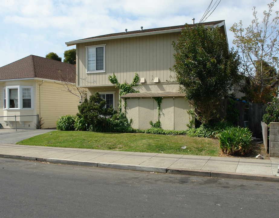 325 N Claremont St in San Mateo, CA - Foto de edificio