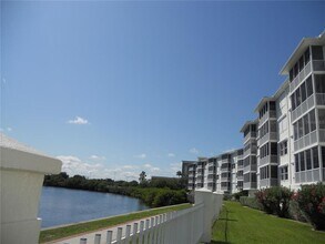 200 Harbor Walk Dr in Punta Gorda, FL - Building Photo - Building Photo