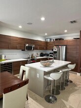 10423 NW 70th Ln in Doral, FL - Building Photo - Building Photo