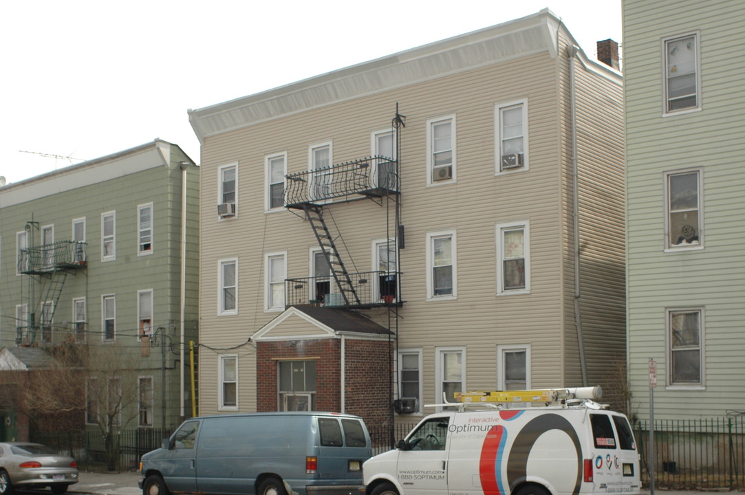 177 Highland Ave in Passaic, NJ - Building Photo