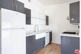 20644 Pacific Coast Hwy in Malibu, CA - Building Photo - Building Photo
