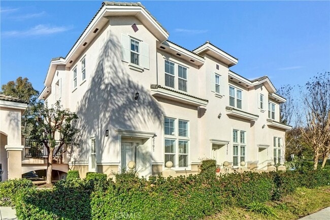 2191 Associated Rd in Fullerton, CA - Building Photo - Building Photo