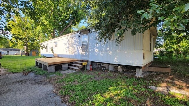 property at 2021 Sandydale Ln