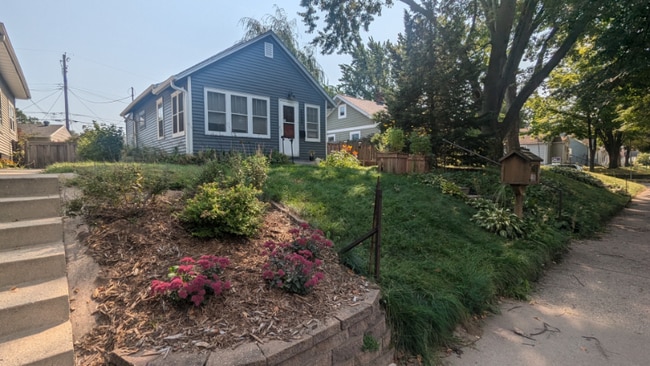 property at 5249 38th Ave S