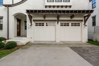 837B Gale Ln in Nashville, TN - Building Photo - Building Photo