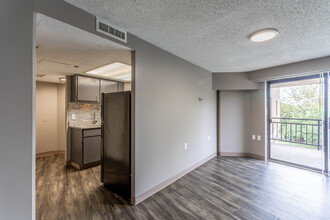 The Latitude Apartments in Columbus, OH - Building Photo - Interior Photo