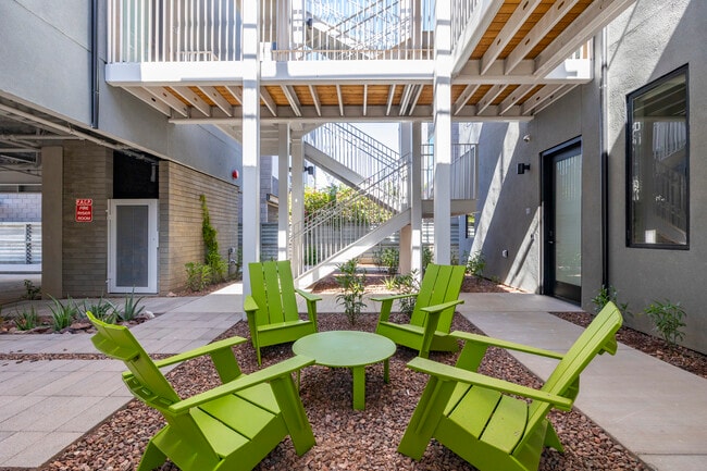 Willetta 15 in Phoenix, AZ - Foto de edificio - Building Photo