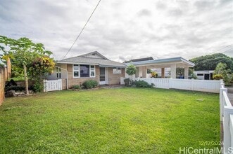 1501 Kuloko St in Pearl City, HI - Building Photo - Building Photo