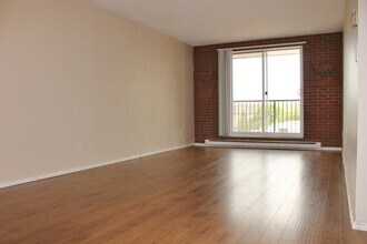 Unchaga Court in Dawson Creek, BC - Building Photo - Building Photo