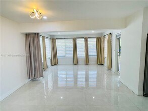 8520 NW 15th St in Pembroke Pines, FL - Building Photo - Building Photo