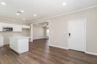 8516 Kellett St in Houston, TX - Building Photo - Building Photo