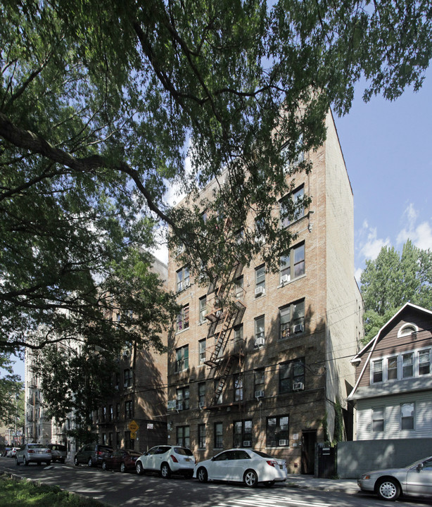 Woodell  Hall in Bronx, NY - Building Photo