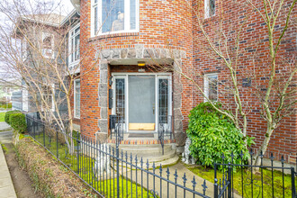 Residential Condominium in Portland, OR - Building Photo - Building Photo