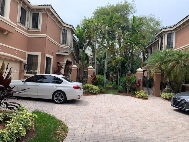 2800 Kinsington Cir in Weston, FL - Building Photo - Building Photo