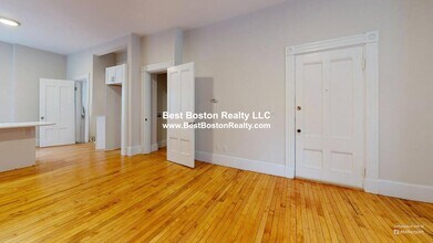 37 Laurel St in Somerville, MA - Building Photo - Building Photo