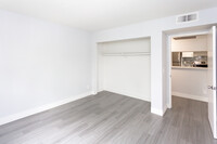 St Andrews Apartments in Los Angeles, CA - Building Photo - Interior Photo