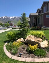 2056 E 1325 N in Layton, UT - Building Photo - Building Photo