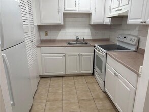 1 B Ethan Allen Ct in Ridge, NY - Building Photo - Building Photo
