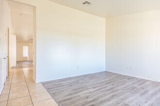 2362 Greenbrier Ln in Casa Grande, AZ - Building Photo - Building Photo
