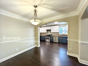 2701 Deeringhill Dr in Austin, TX - Foto de edificio - Building Photo