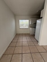 225 NW 8th St in Fort Lauderdale, FL - Foto de edificio - Building Photo