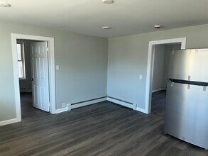 60 Whitney St in Nashua, NH - Foto de edificio - Building Photo